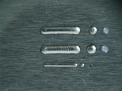<a href='http://m.pk040.com/product/3.htm' class='text_a'>模具激光焊機(jī)</a>修復(fù)鏡面模具效果